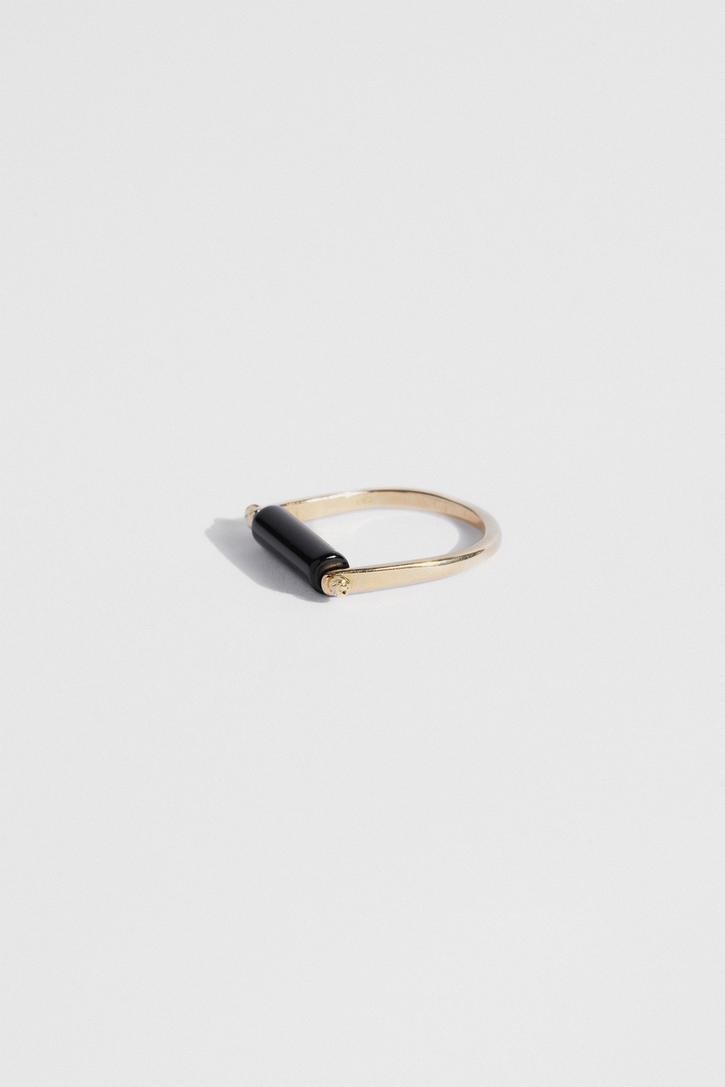 Rolling Stone Gold Ring – Black